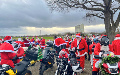 Les Pères et Mères Noël à moto !